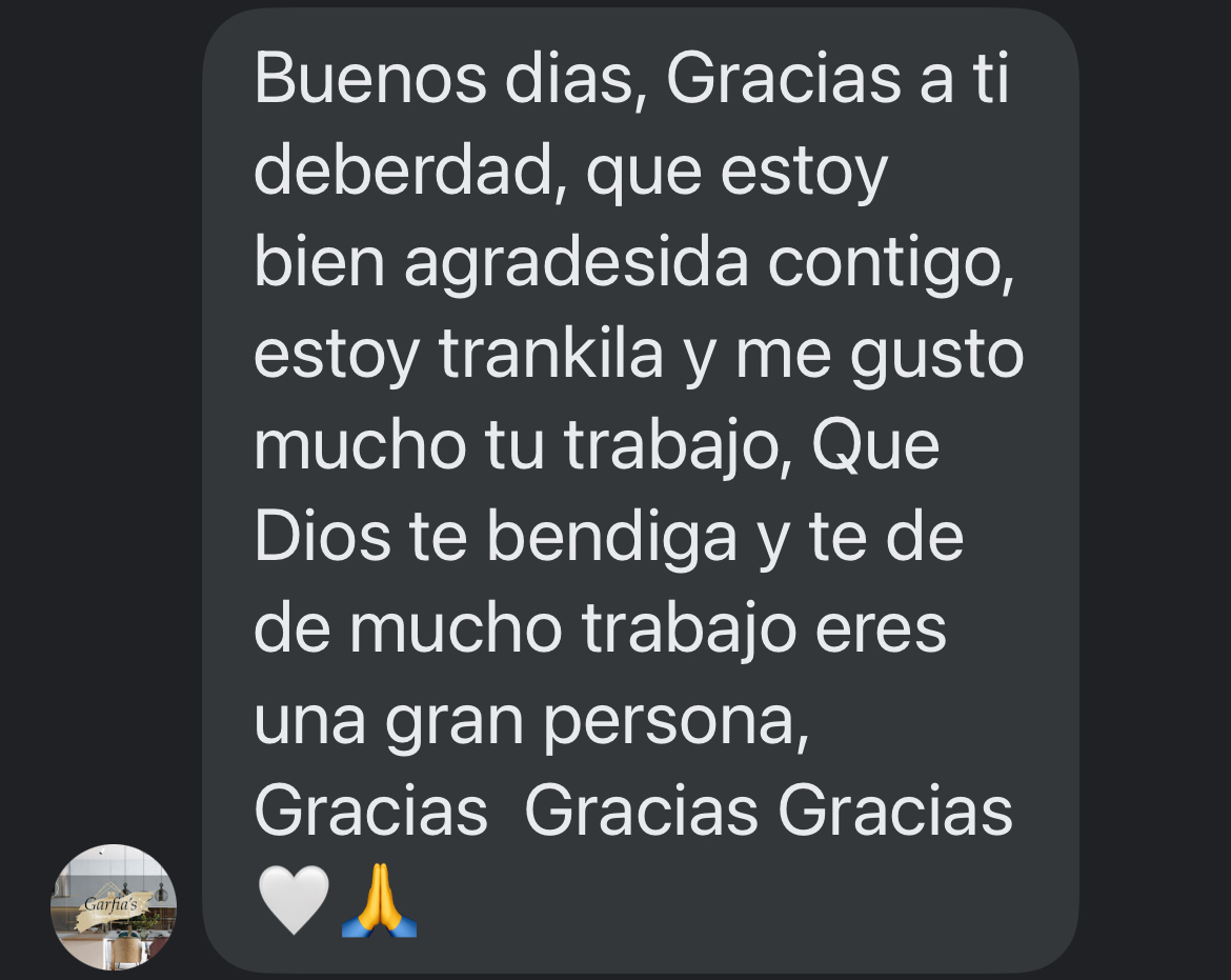Mensaje de cliente satisfecho con el diseño de su página web